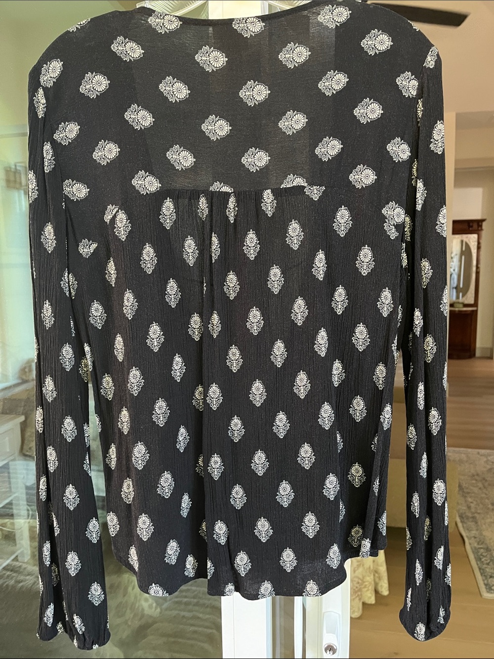Mossimo Supply Co. Top Large Black White Floral Medallion Wrap Tassels - Picture 9 of 13